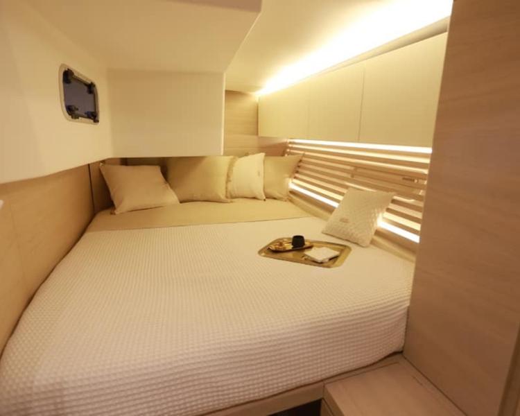 Italia Yachts Monocoque chambre luxe